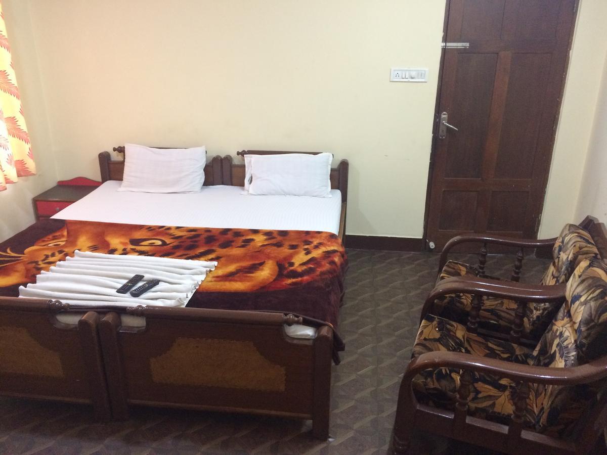 Hotel Green Land 벵갈루루 외부 사진
