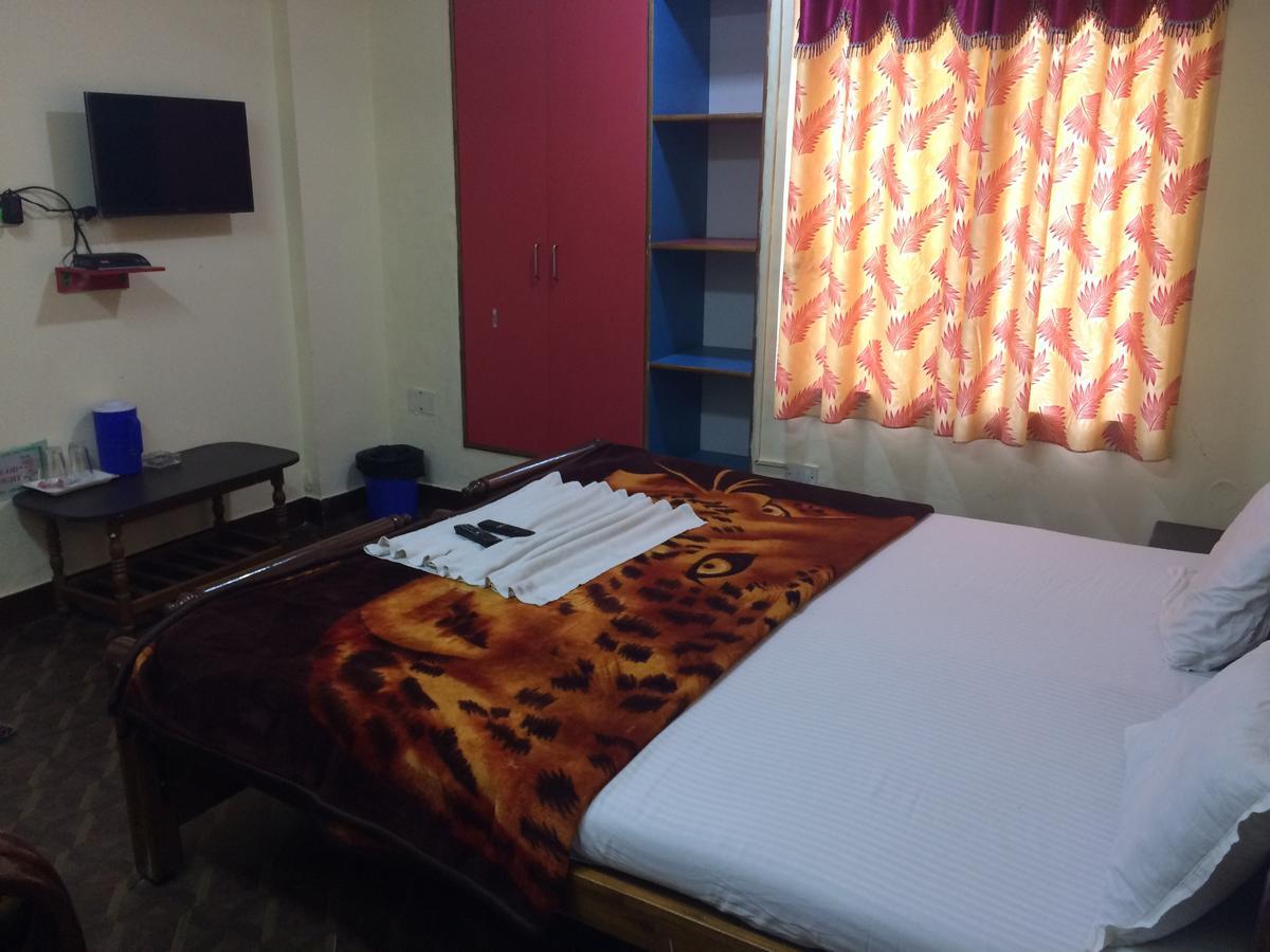 Hotel Green Land 벵갈루루 외부 사진